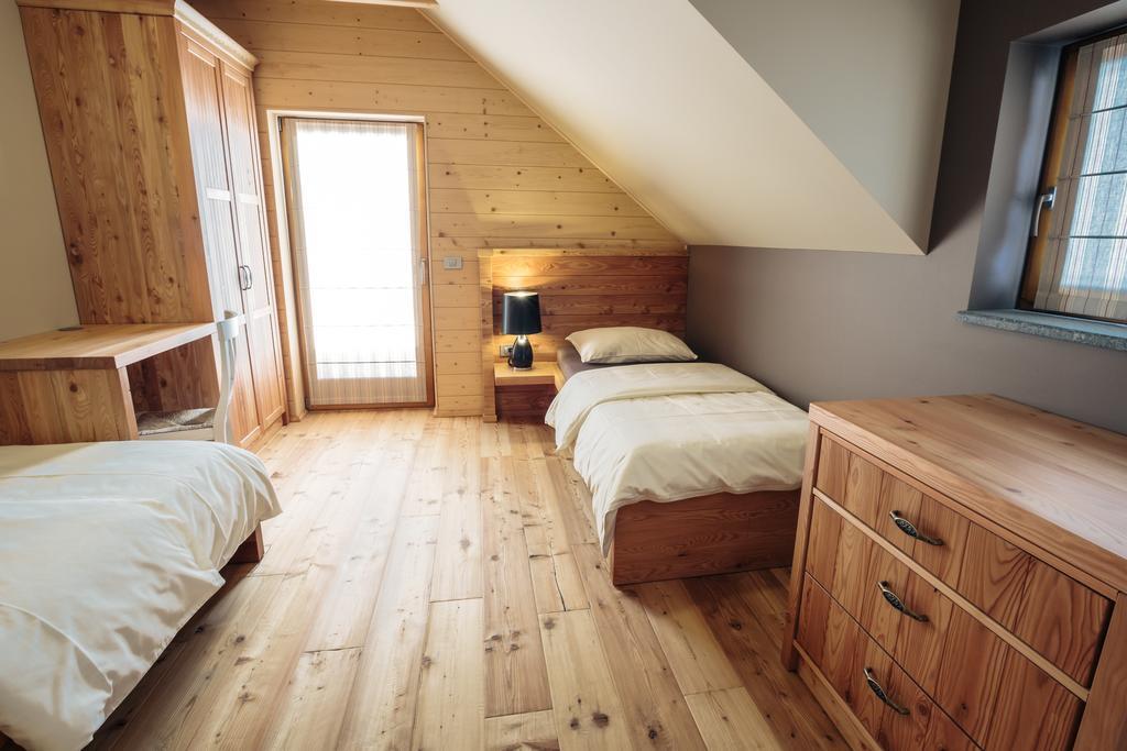 Apartments Krvavec Cerklje na Gorenjskem Room photo